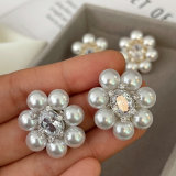 Pearl flower earrings