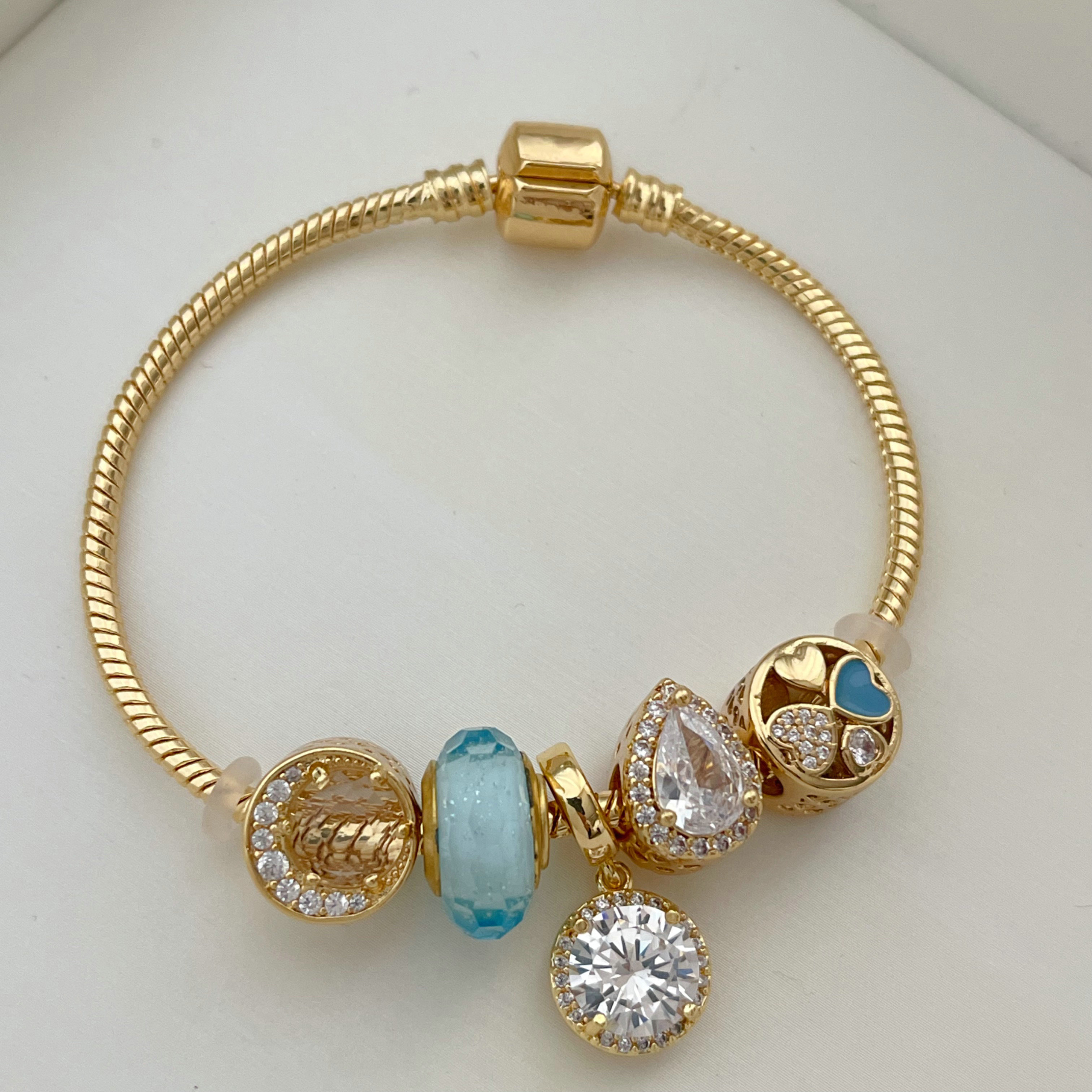 Pandora round pendant bracelet