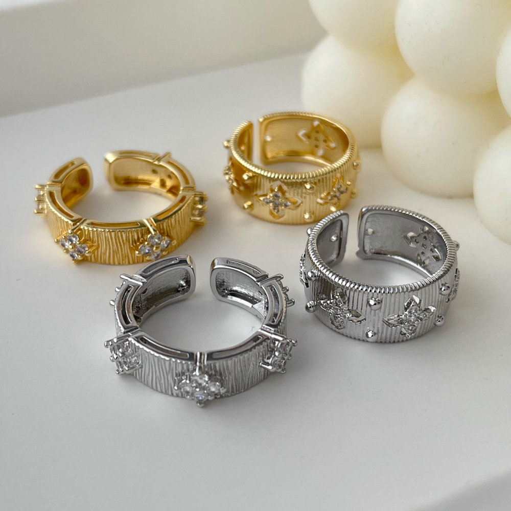 Metal zircon flower ring