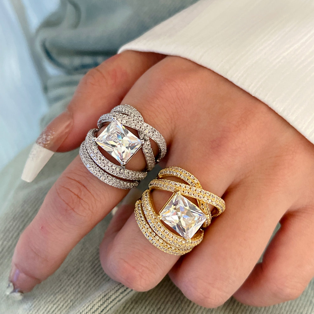 Pave zircon chunkt twist ring