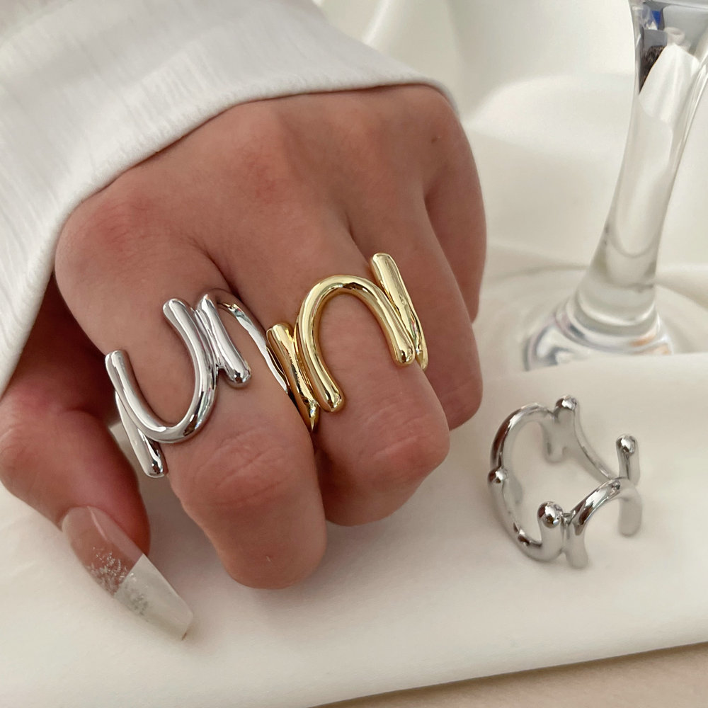 Metal fashion ring