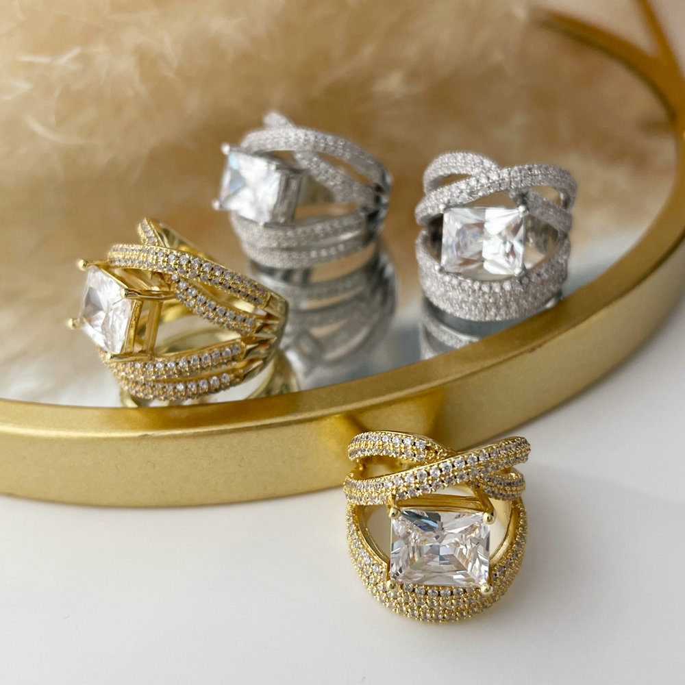 Pave zircon chunkt twist ring