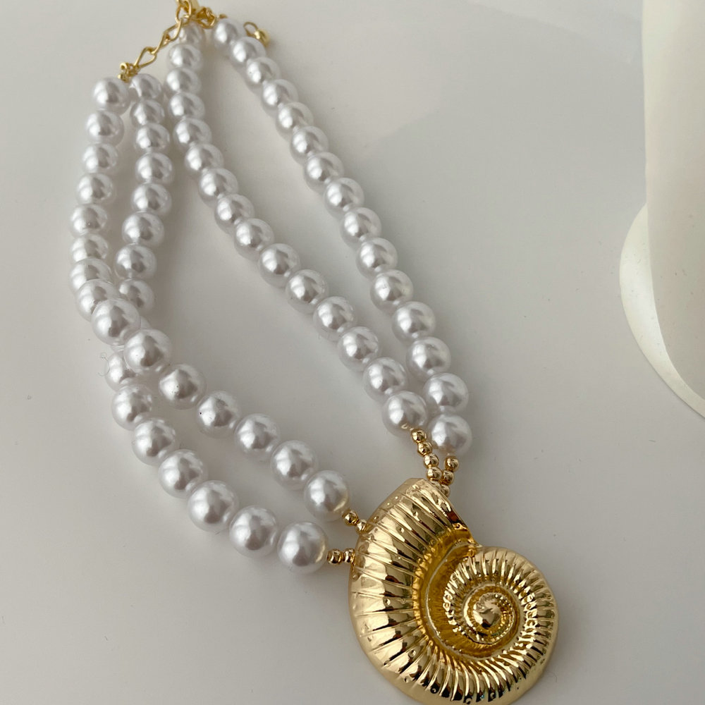 Glass pearl shell necklace