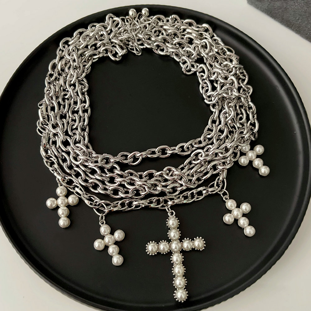 Chunky chain cross charm necklace