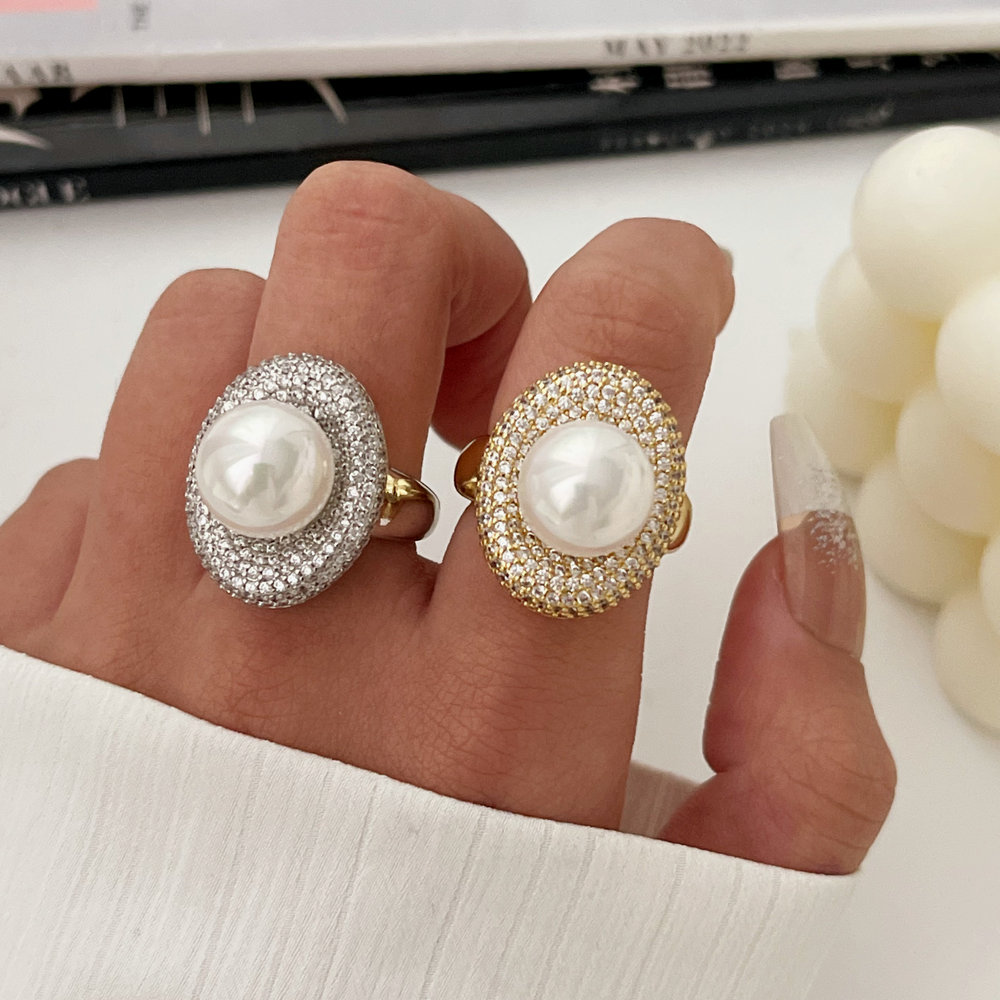 Pave zircon pearl ring