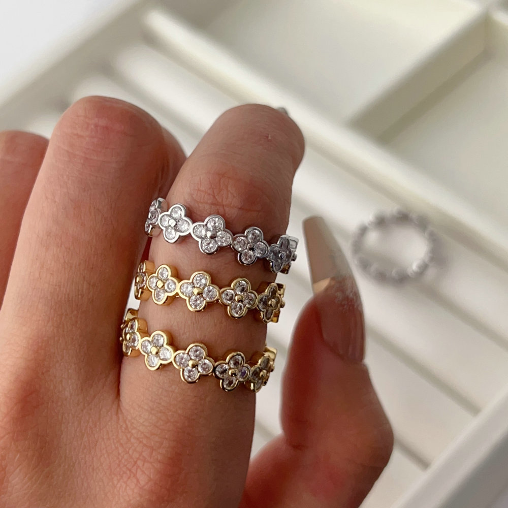 Pave zircon flower ring