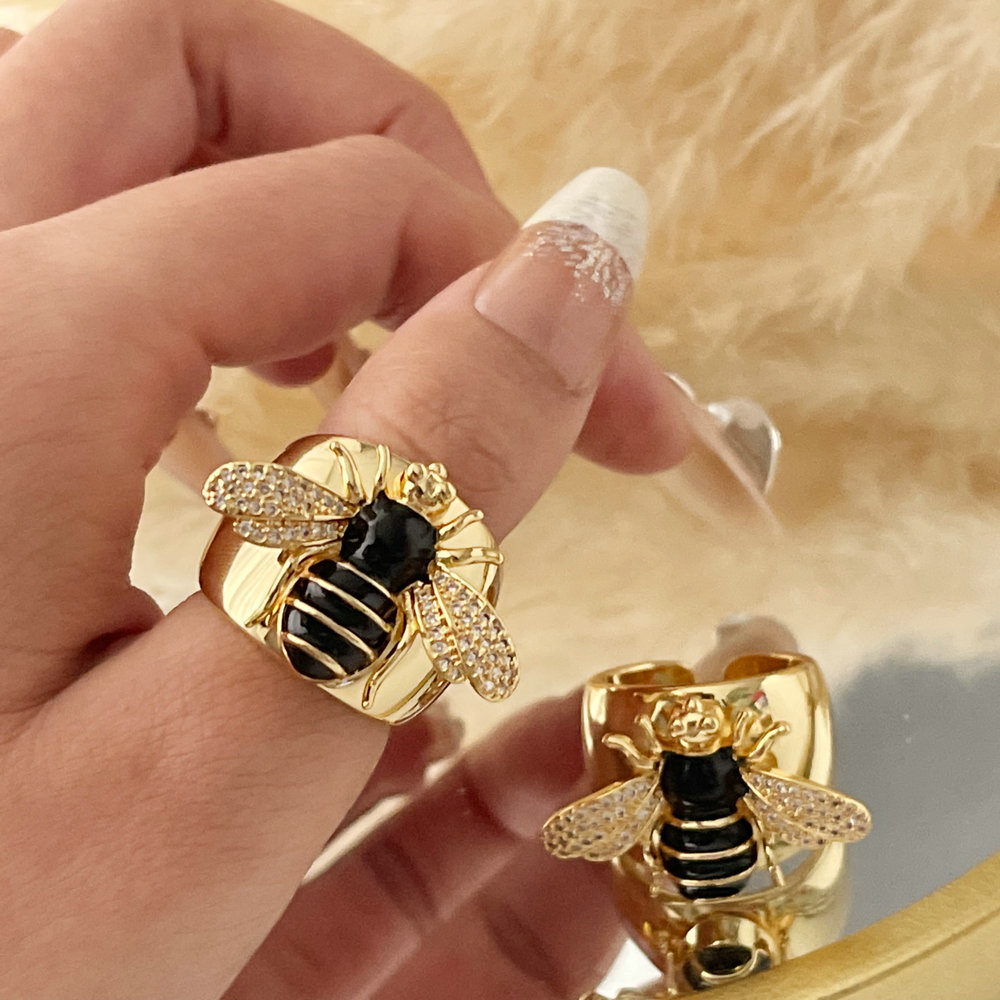 Pave bee ring