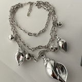 Chunky layer conch necklace