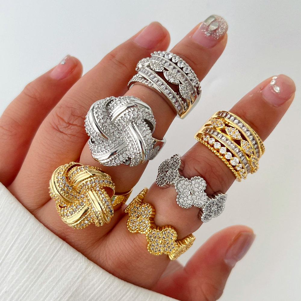 Pave zircon flower ring