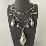 Chunky layer conch necklace