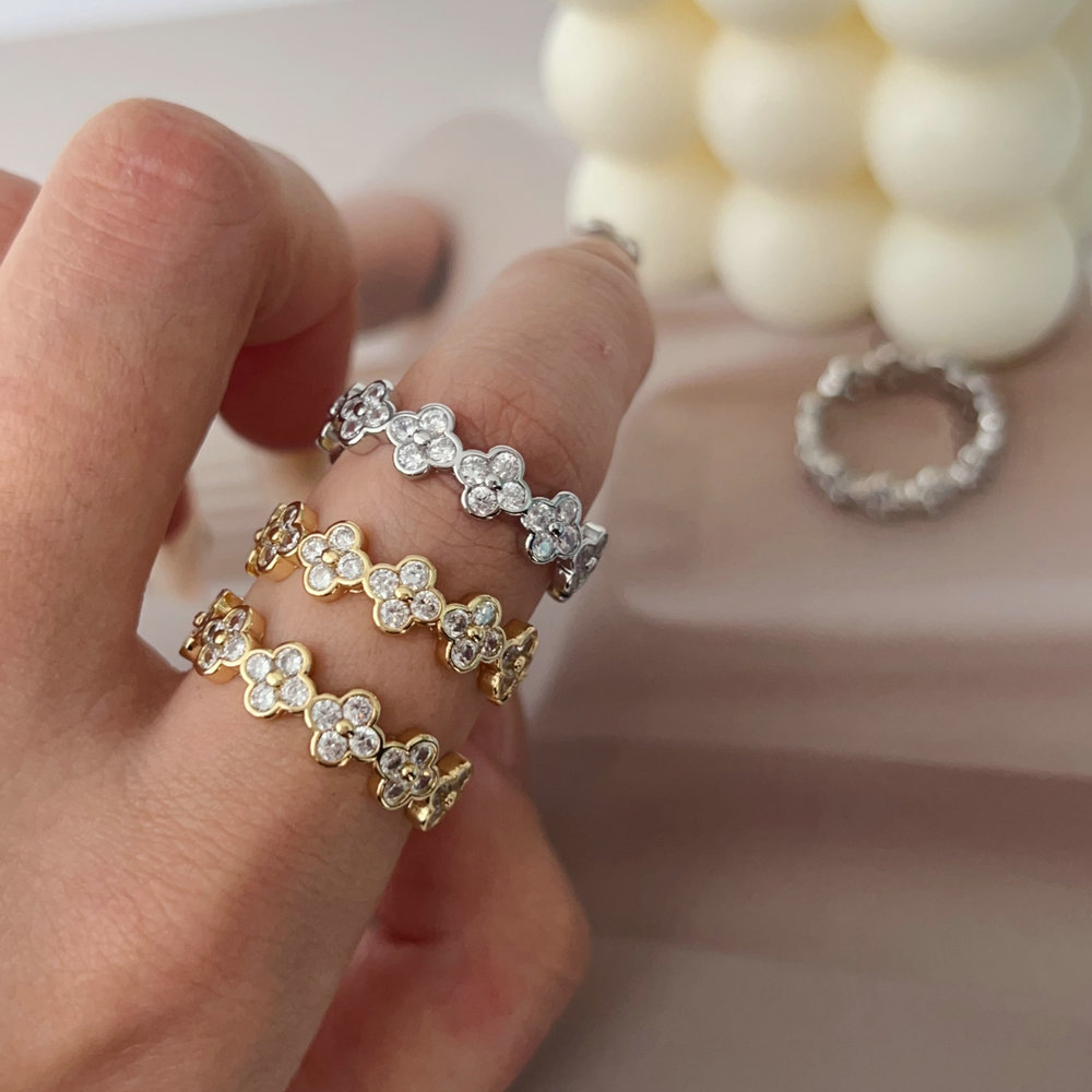 Pave zircon flower ring