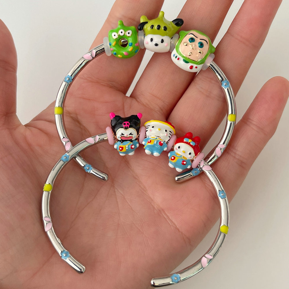 Pandora enamel hello kitty pendant bracelet