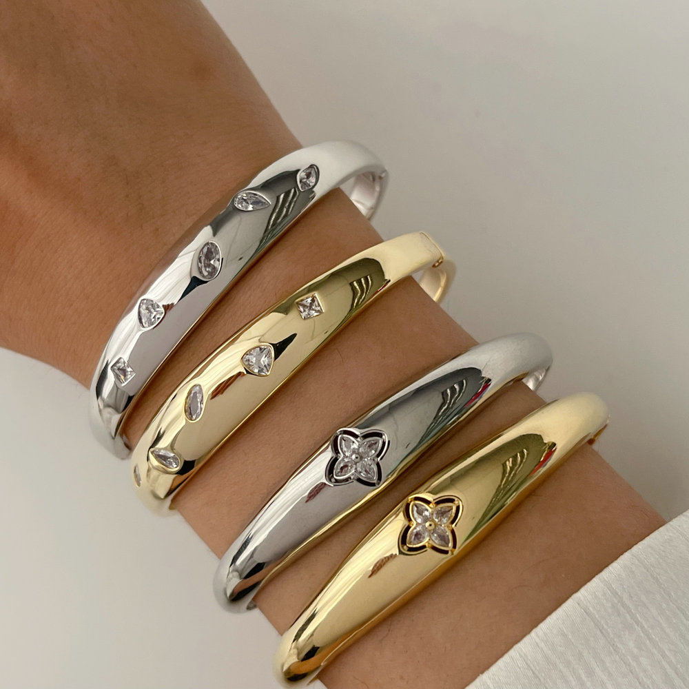 Zircon flower bangle