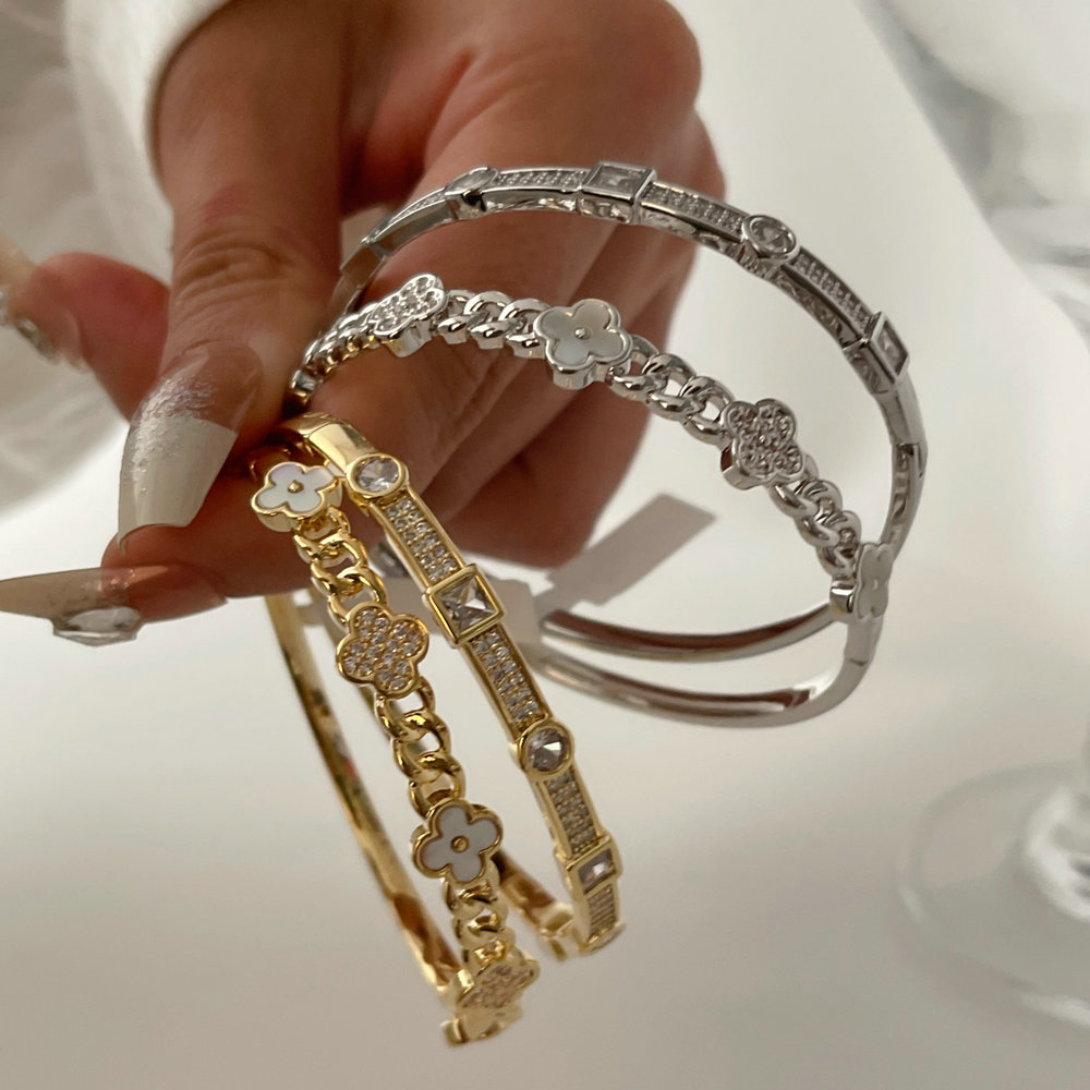Pave zircon clover bangle