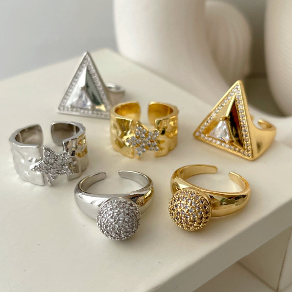 Pave zircon star ring