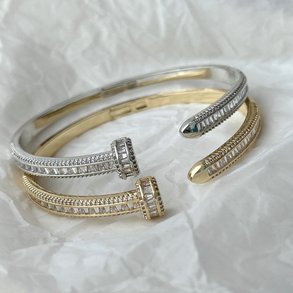 Pave zircon snail bangle