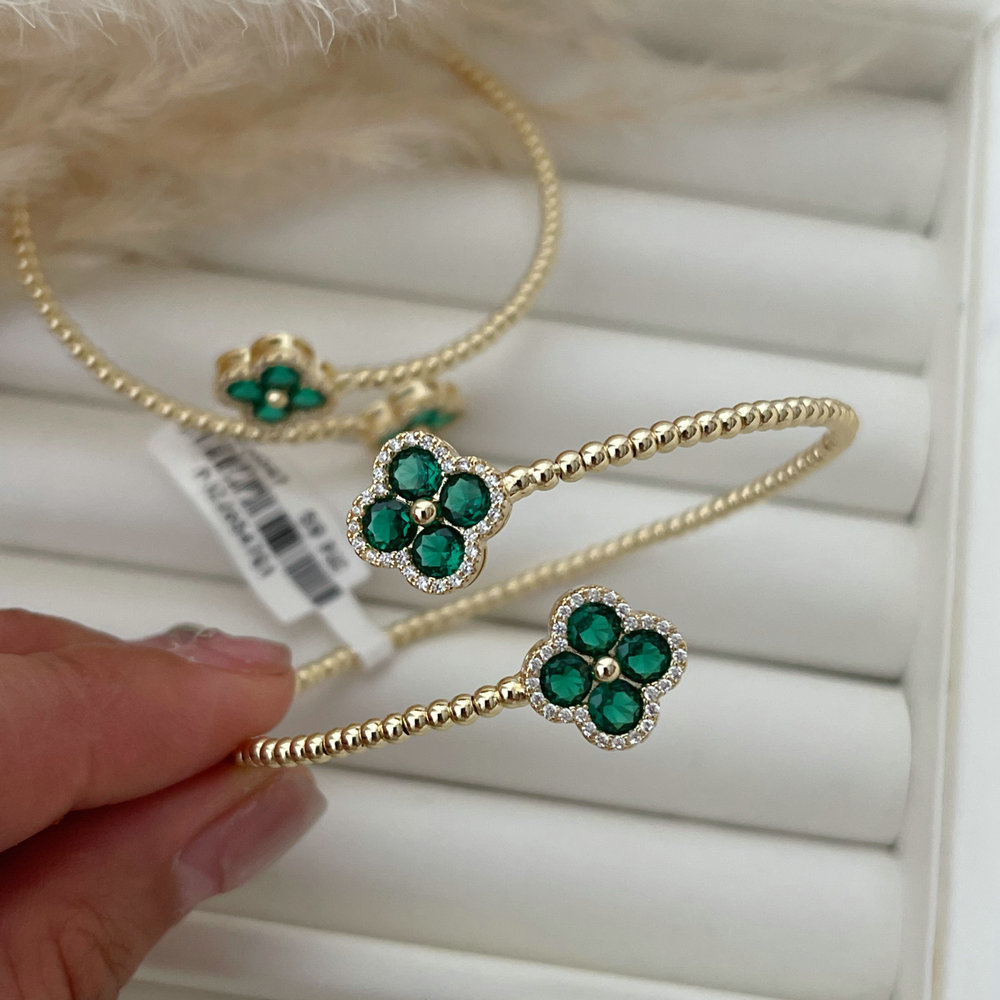 Green zircon clover bangle