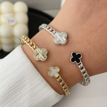 Clover cuff