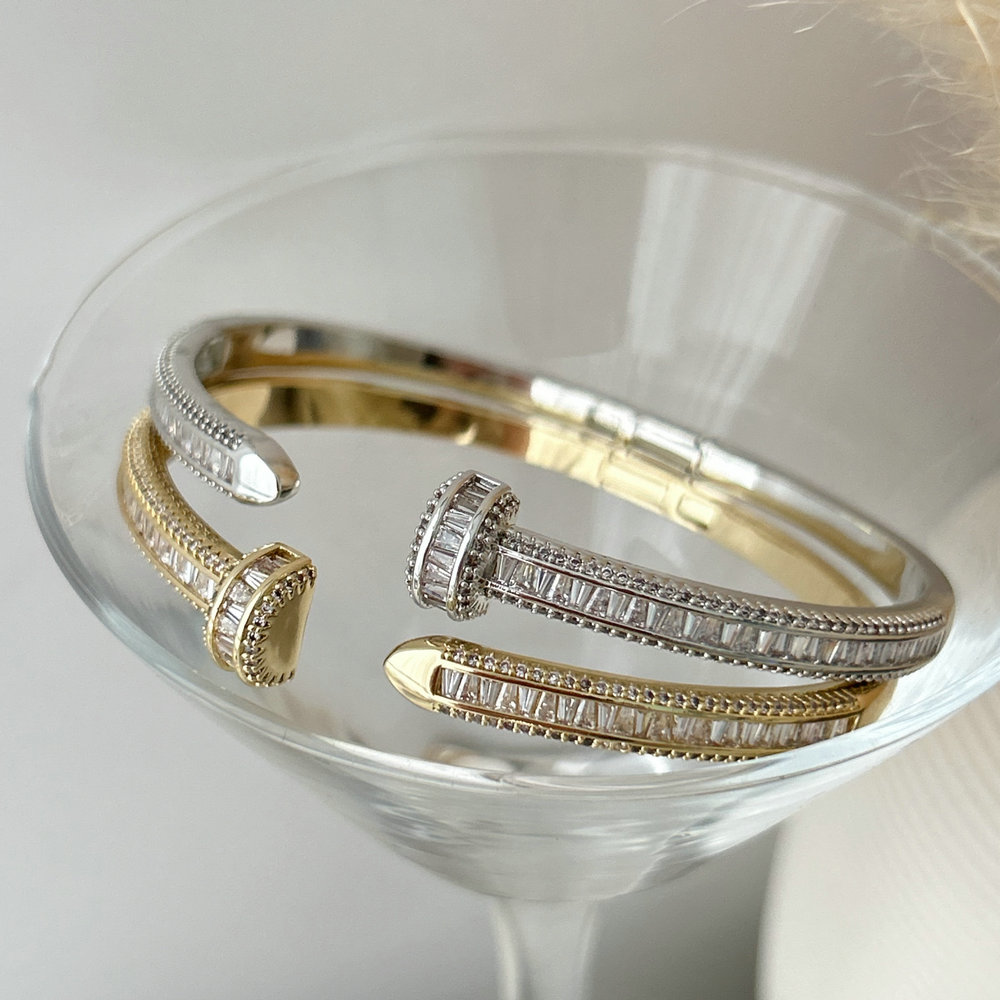 Pave zircon snail bangle