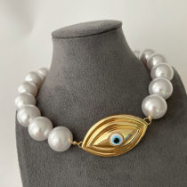 Glass pearl eye necklace