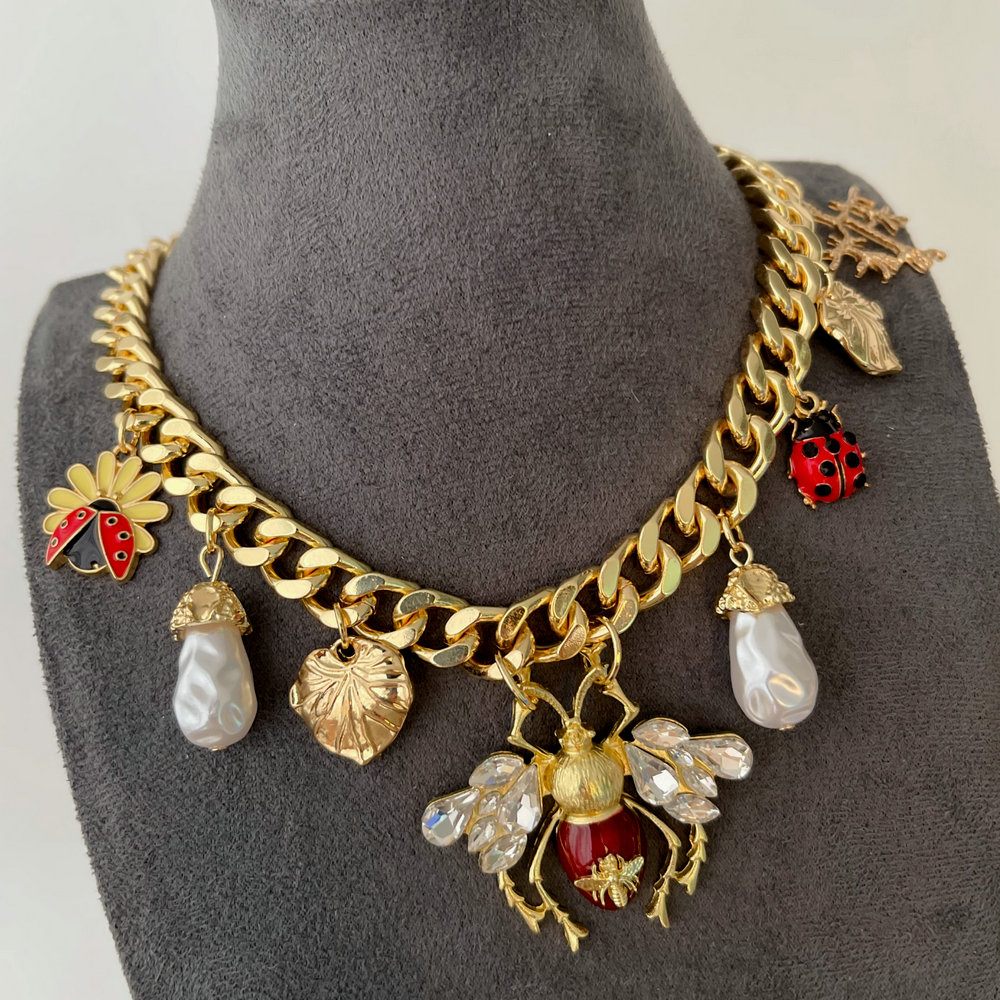 Cuban chain bee necklace