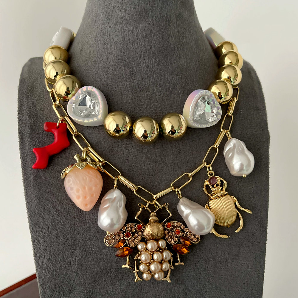 Layer bee necklace