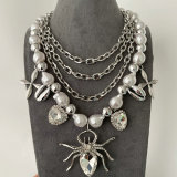 Chunky layer spider neckace
