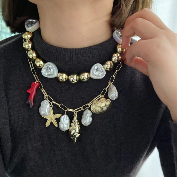 Layer shell charm necklace