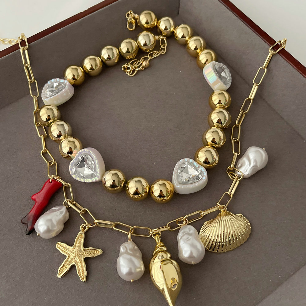 Layer shell charm necklace