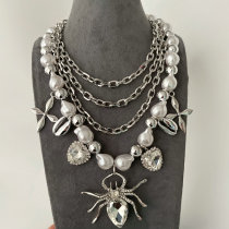 Chunky layer spider neckace