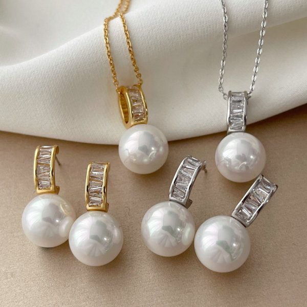 Round pearl set