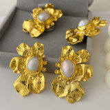 Fresh water pearl flower earrings
