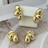 Metal teardrop earrings