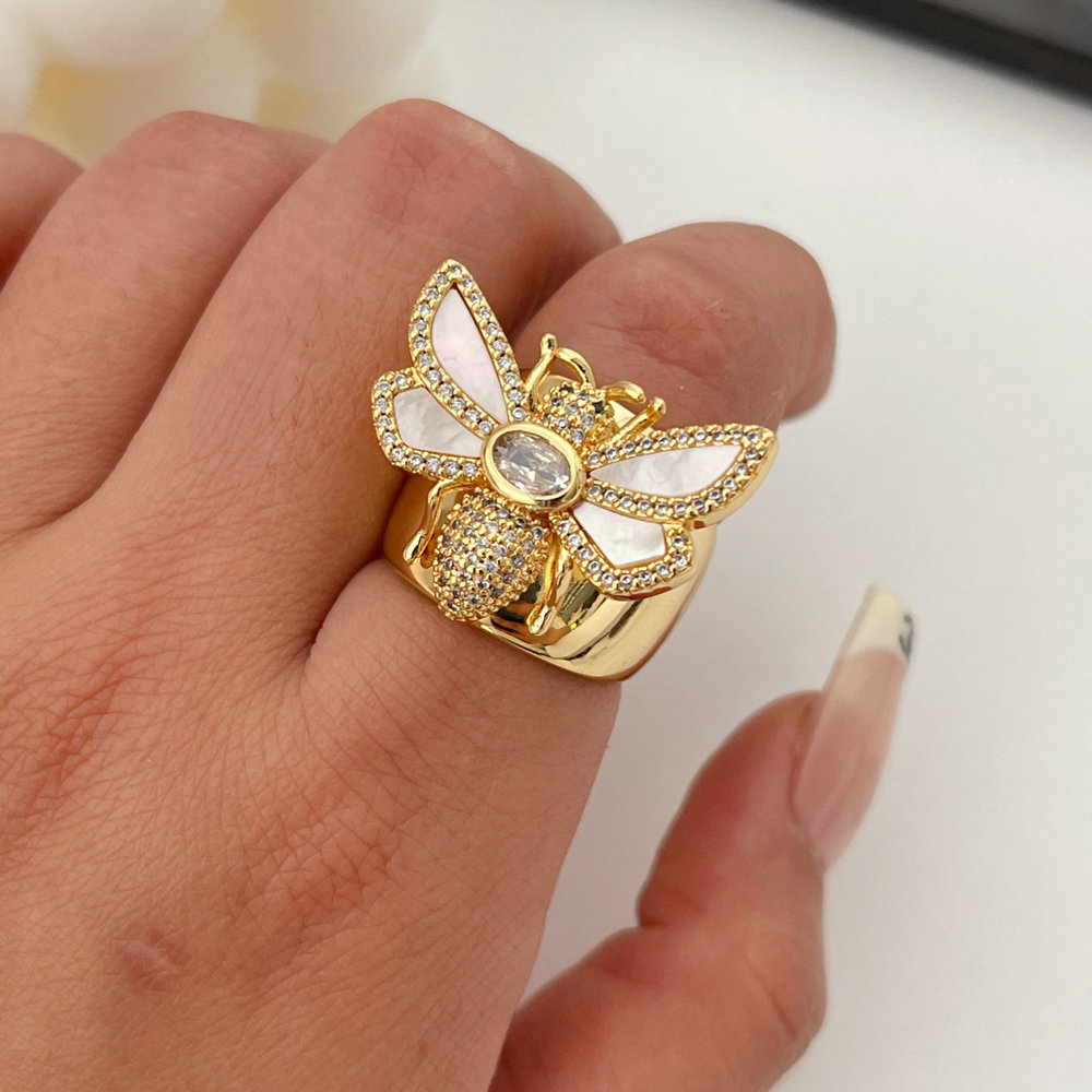 Shell bee ring