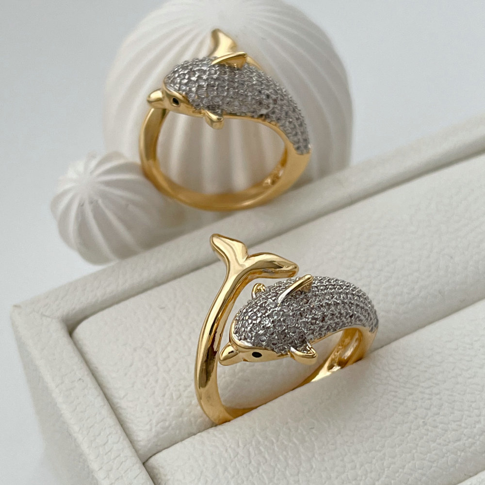 Two tone dolphin ring