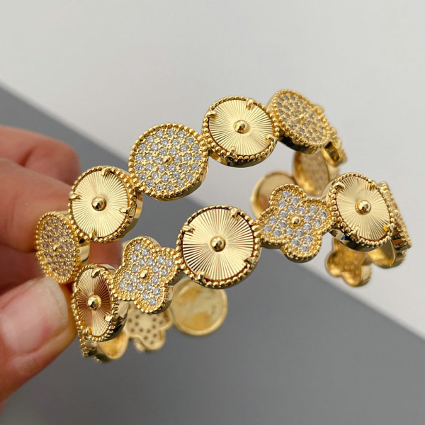 Pave zircon clover bangle