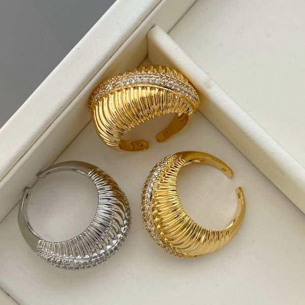 Pave cross ring
