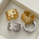Pave clover ring