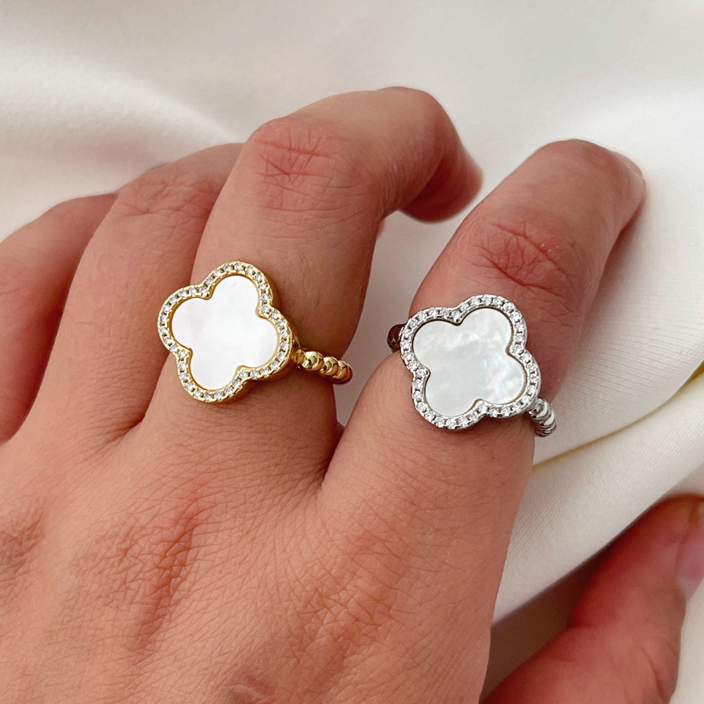 Clover ring