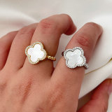 Clover ring