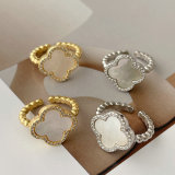 Clover ring