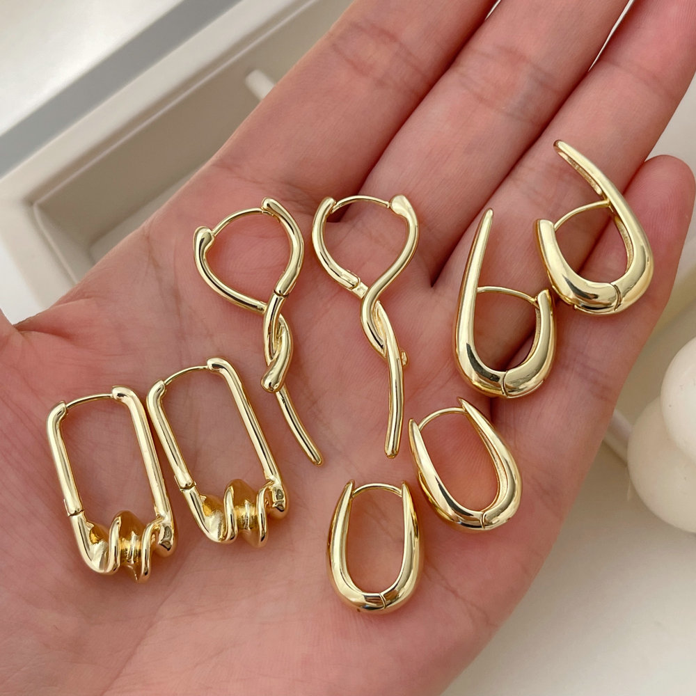 Metal square earrings