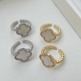 Clover ring
