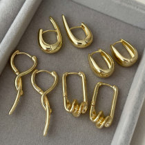 Metal square earrings