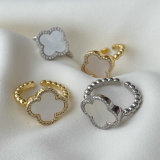 Clover ring