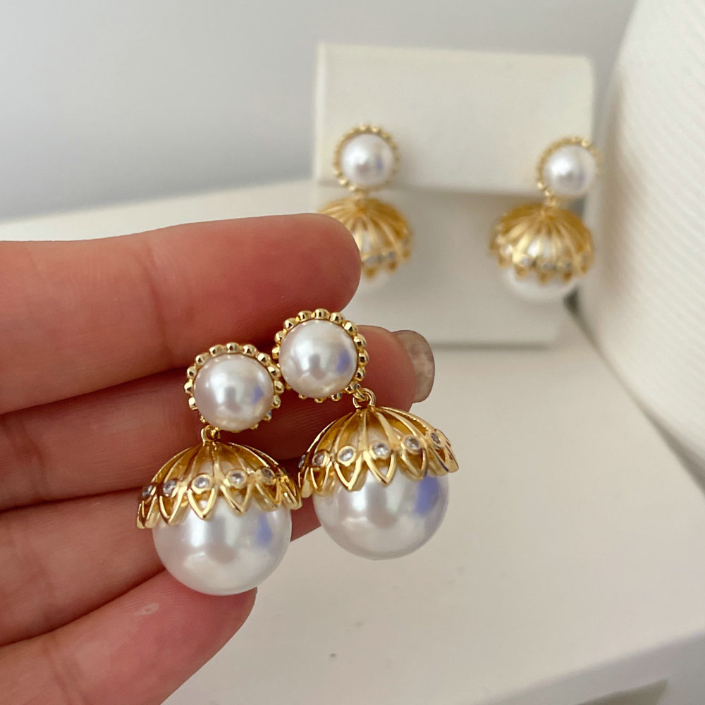Pearl drop earrings