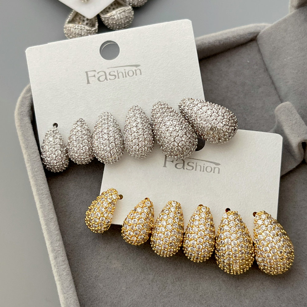 Set teardrop earrings