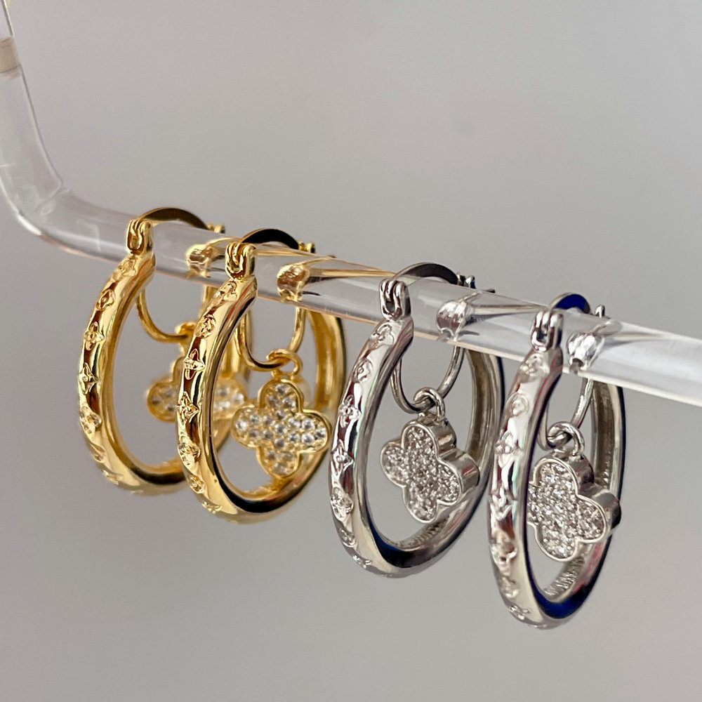 Clover charm hoop