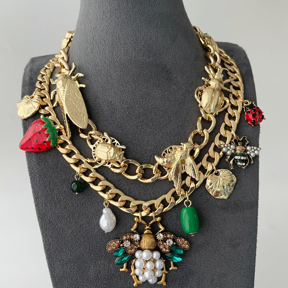 inset bee cuban chain necklace