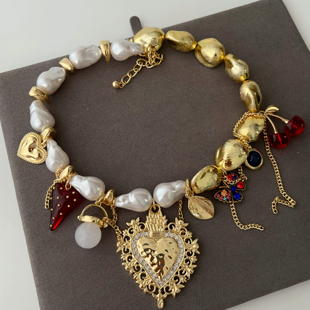 CHunky heart bead necklace